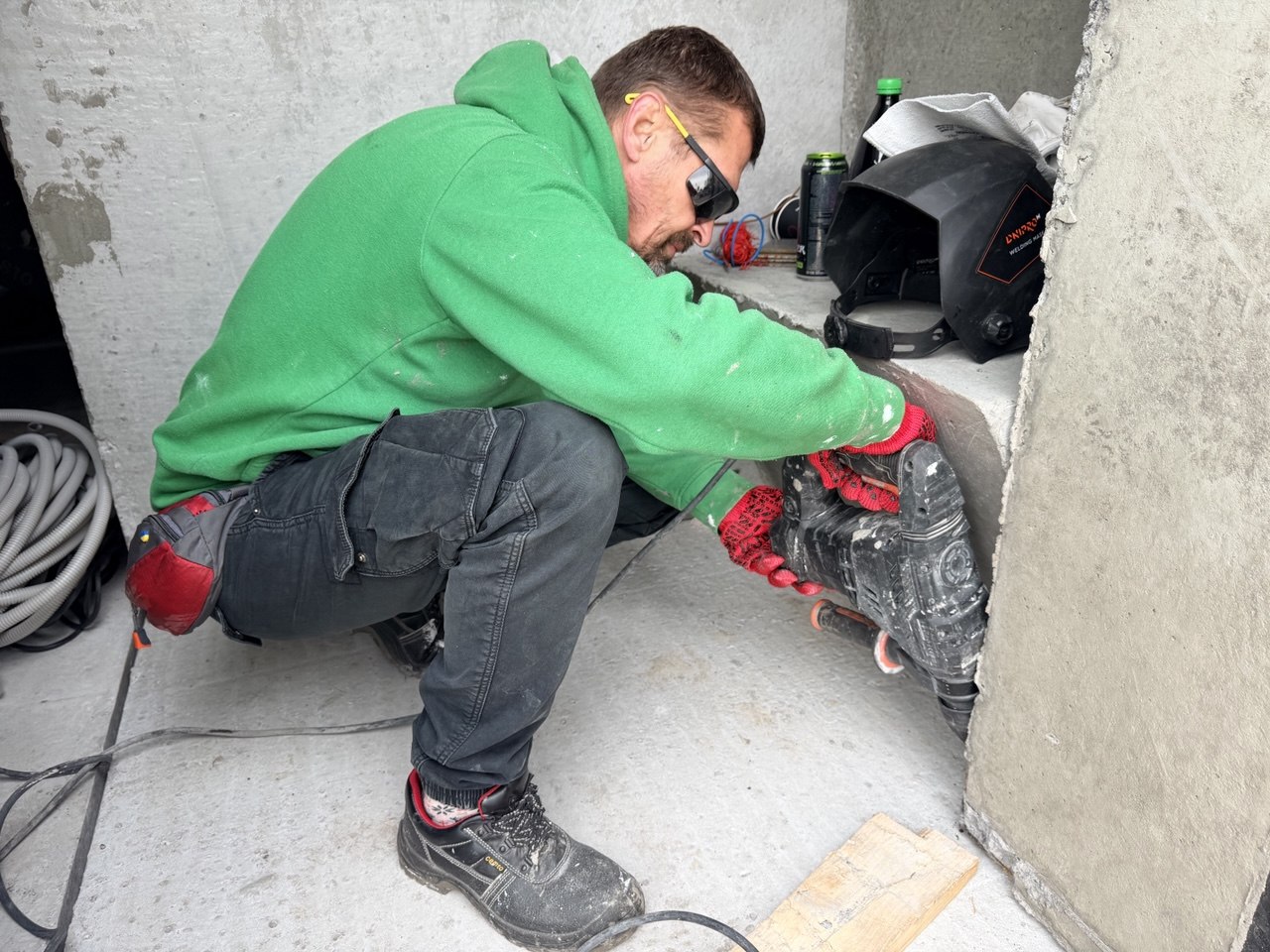 В укритті передбачено до 10 "сидячих" мість (фото: kyivcity.gov.ua)